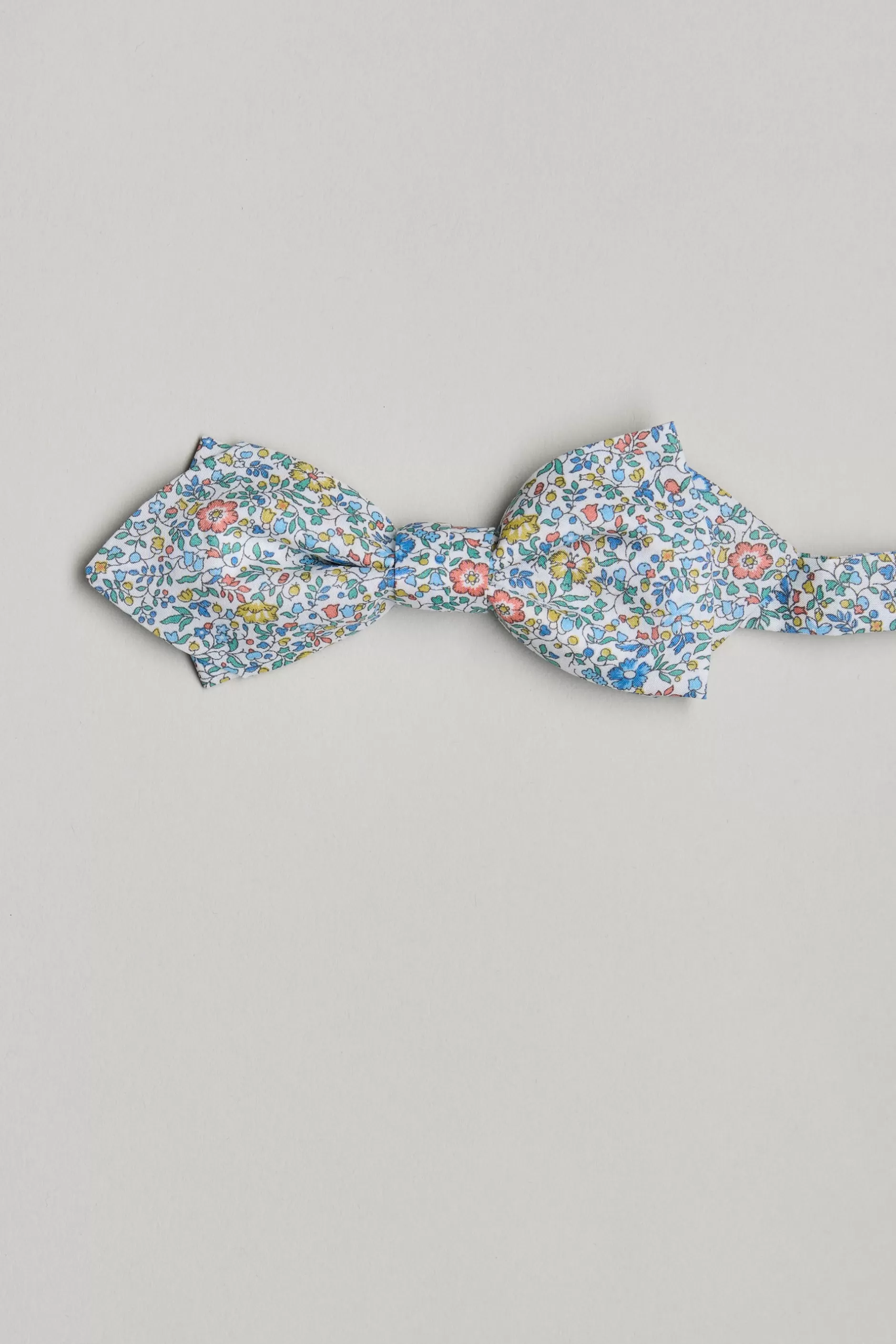 Katie And Millie Liberty Bowtie^Barkers Discount