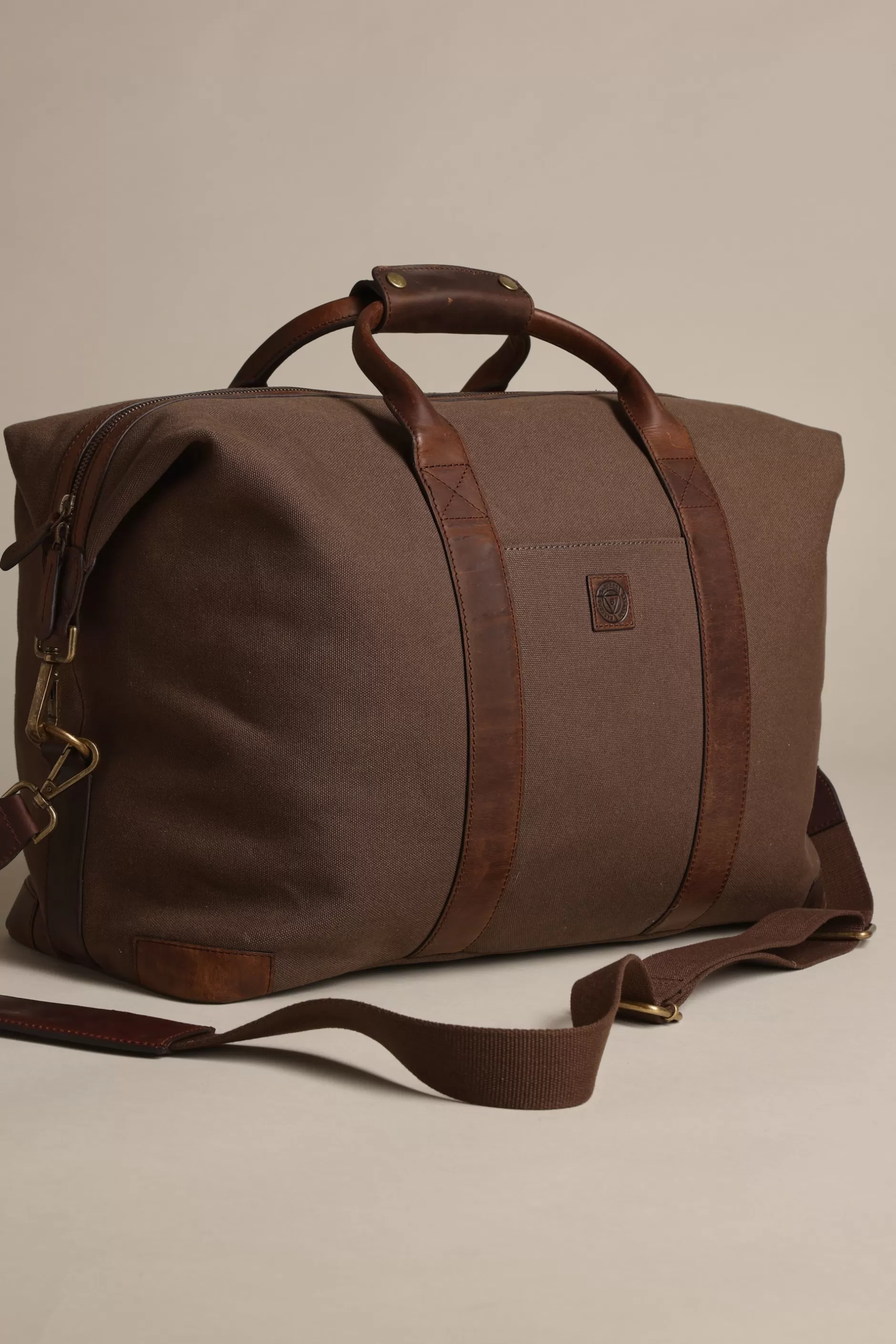 Newman Canvas Weekender Bag^Barkers New