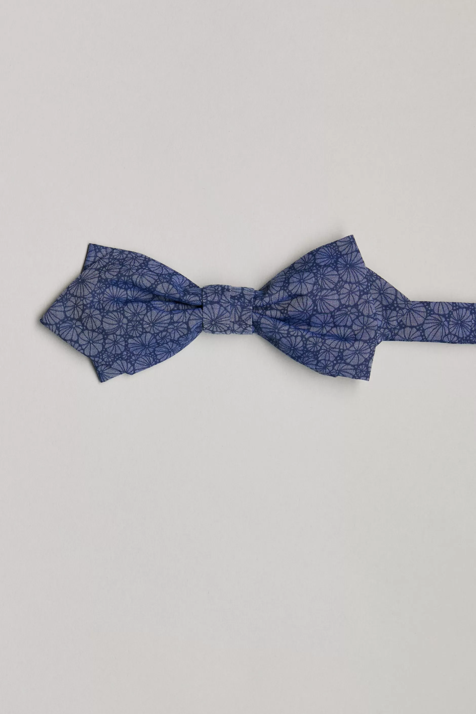 Seashell Bloom Liberty Bowtie^Barkers Shop