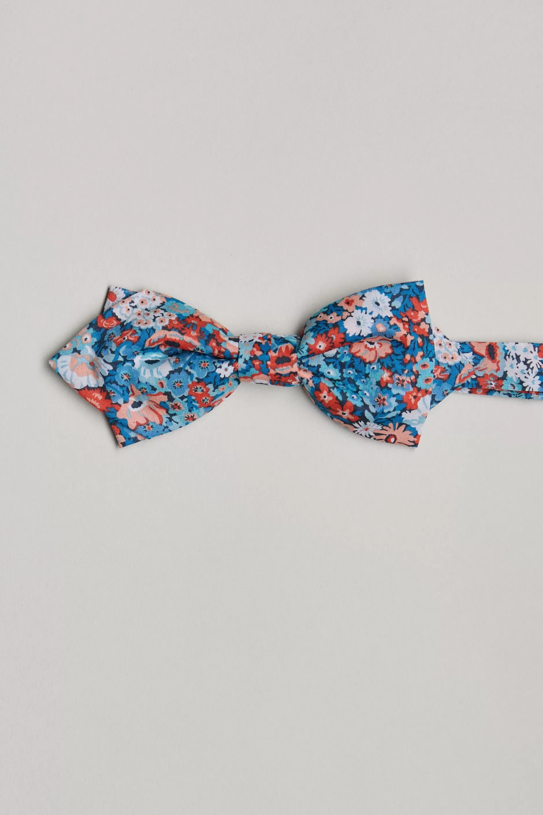 Thorpe Hill Liberty Bowtie^Barkers Discount